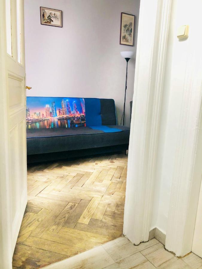 Vintage Apartment 2 Rooms With Balcony 리비프 외부 사진